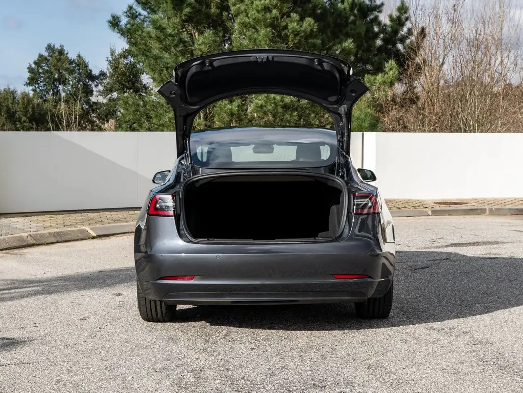 Tesla Model 3 Long-Range Dual Motor AWD 23