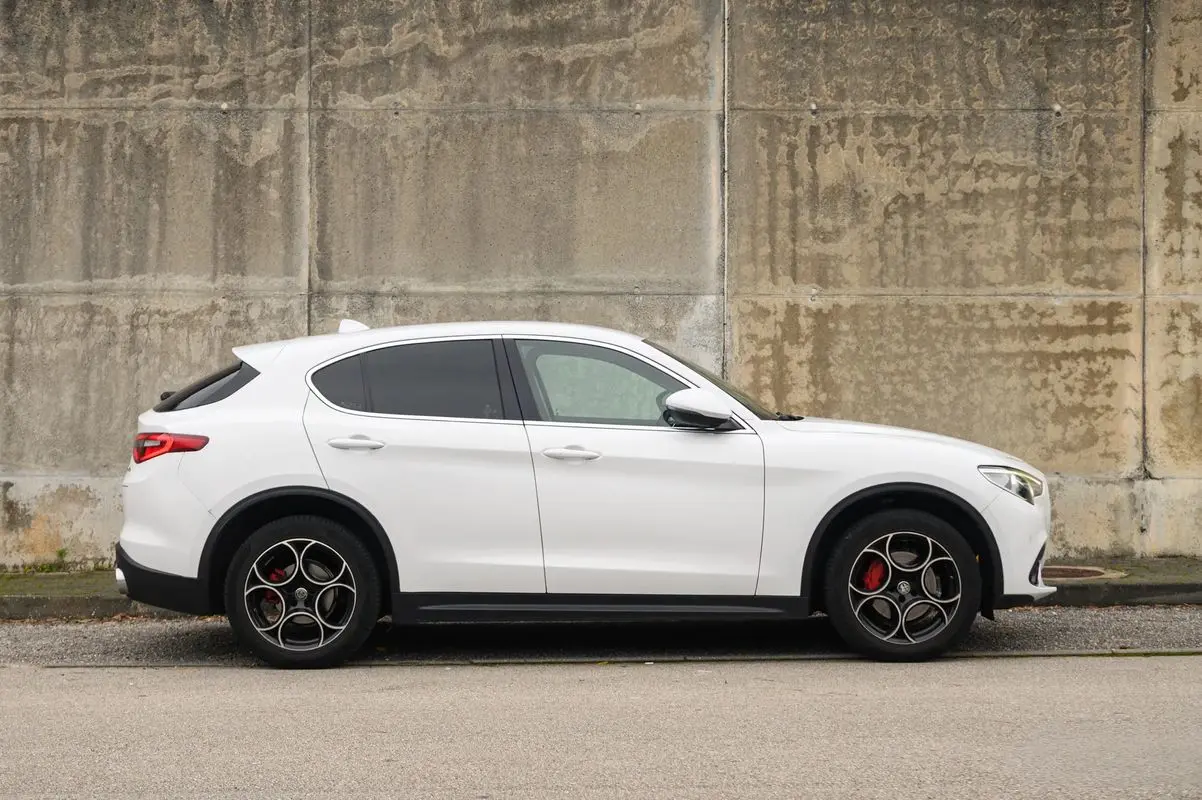 Alfa Romeo Stelvio 2.2 D Super AT8 Q4 6