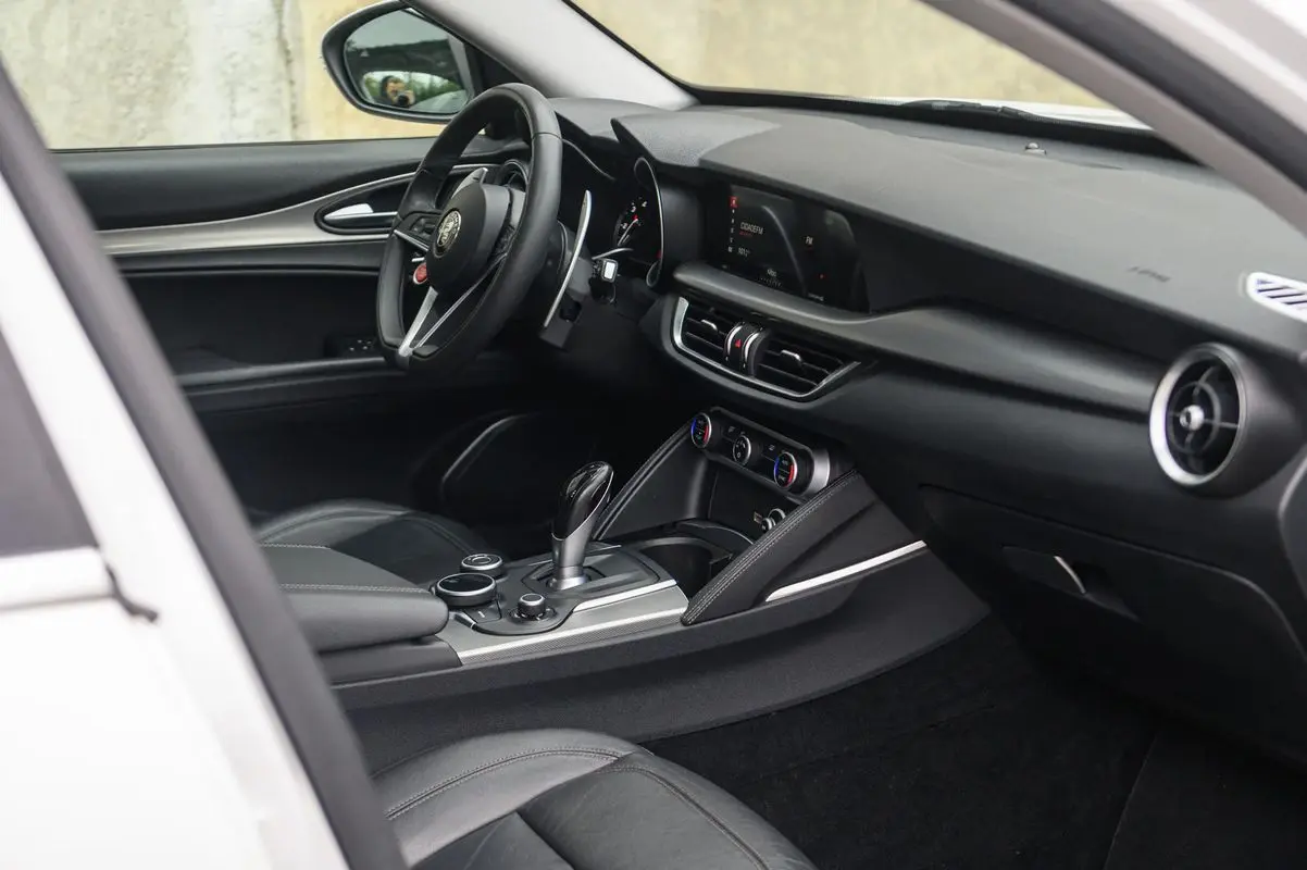 Alfa Romeo Stelvio 2.2 D Super AT8 Q4 15