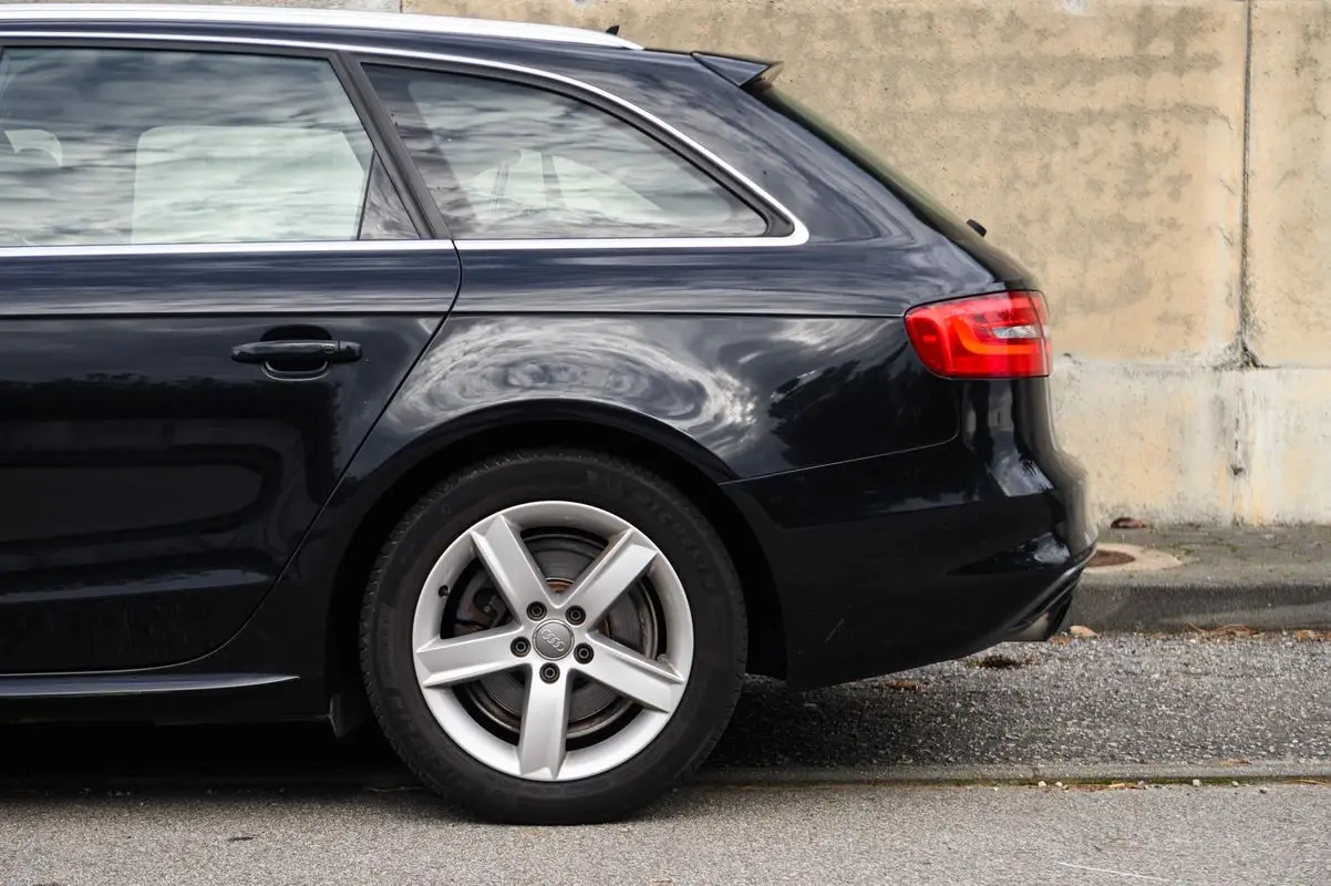 Audi A4 Avant 2.0 TDI Business Line S-line 10