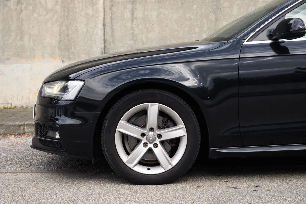 Audi A4 Avant 2.0 TDI Business Line S-line 9