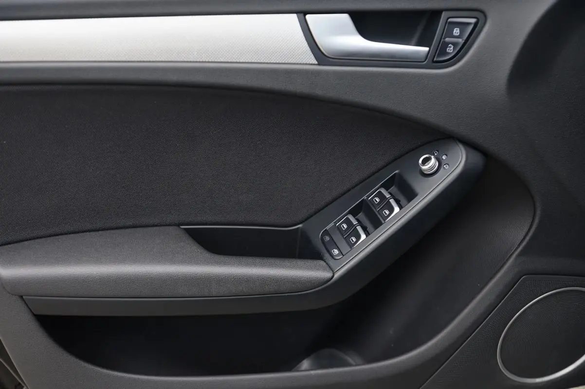 Audi A4 Avant 2.0 TDI Business Line S-line 15