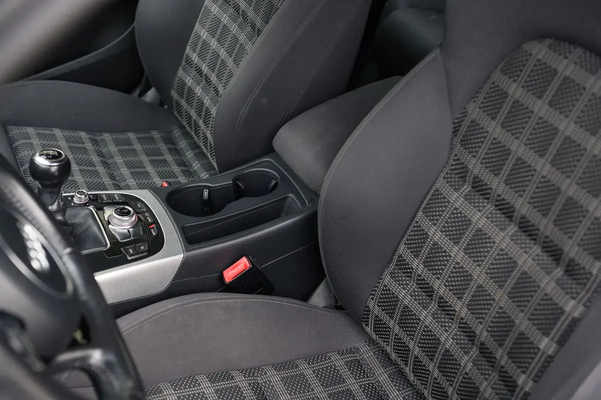 Audi A4 Avant 2.0 TDI Business Line S-line 17