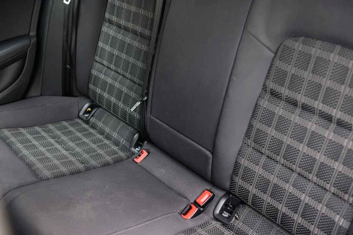 Audi A4 Avant 2.0 TDI Business Line S-line 19