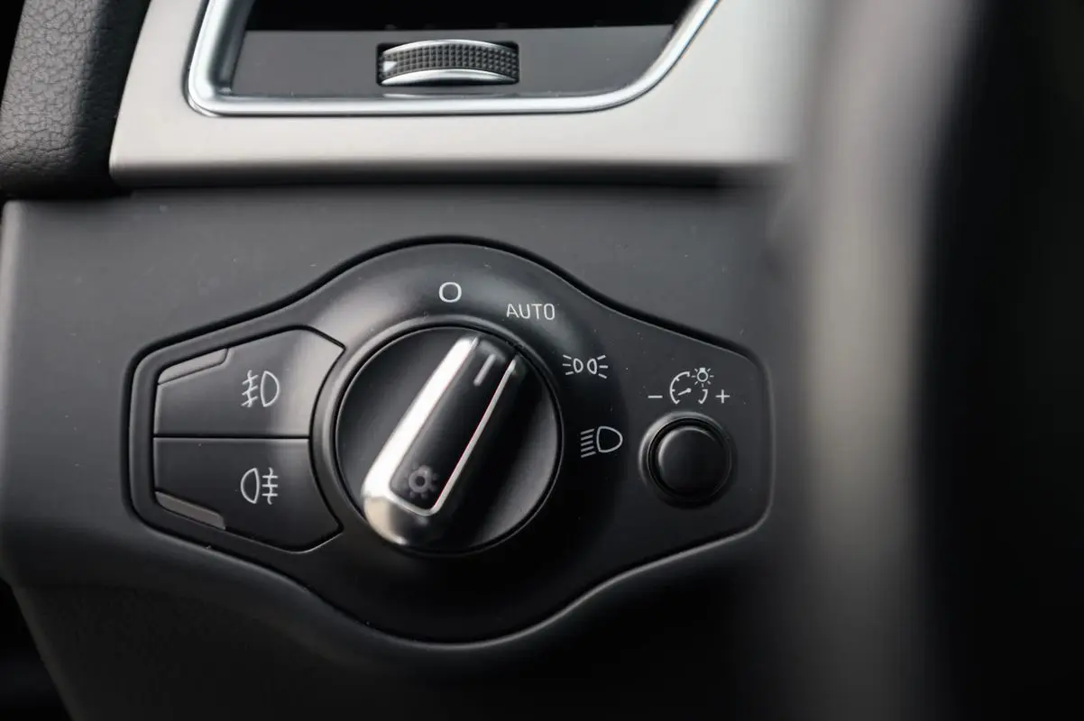 Audi A4 Avant 2.0 TDI Business Line S-line 26