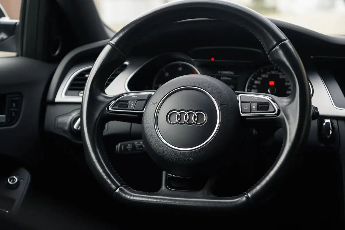 Audi A4 Avant 2.0 TDI Business Line S-line 36