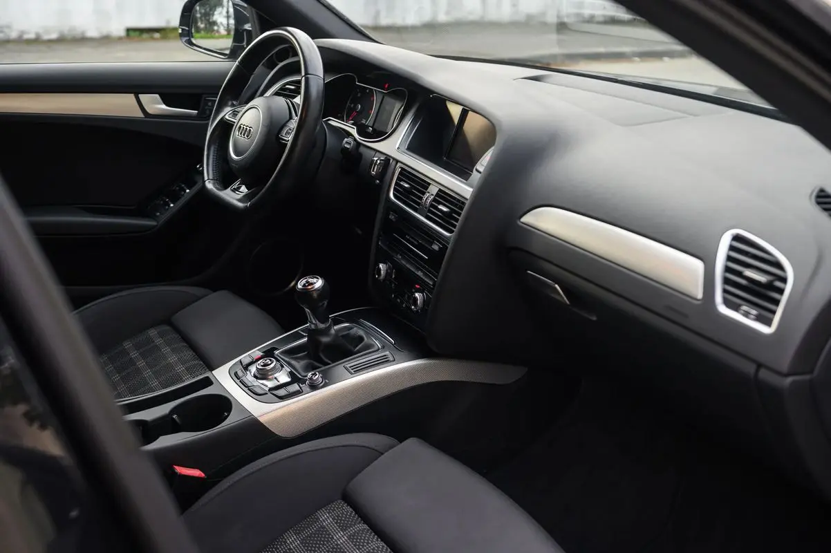 Audi A4 Avant 2.0 TDI Business Line S-line 41