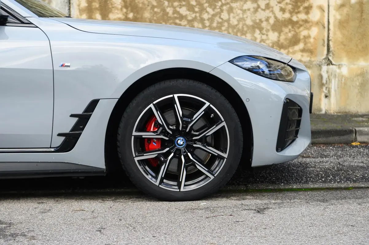 BMW i4 eDrive35 Gran Coupe M Sport 10