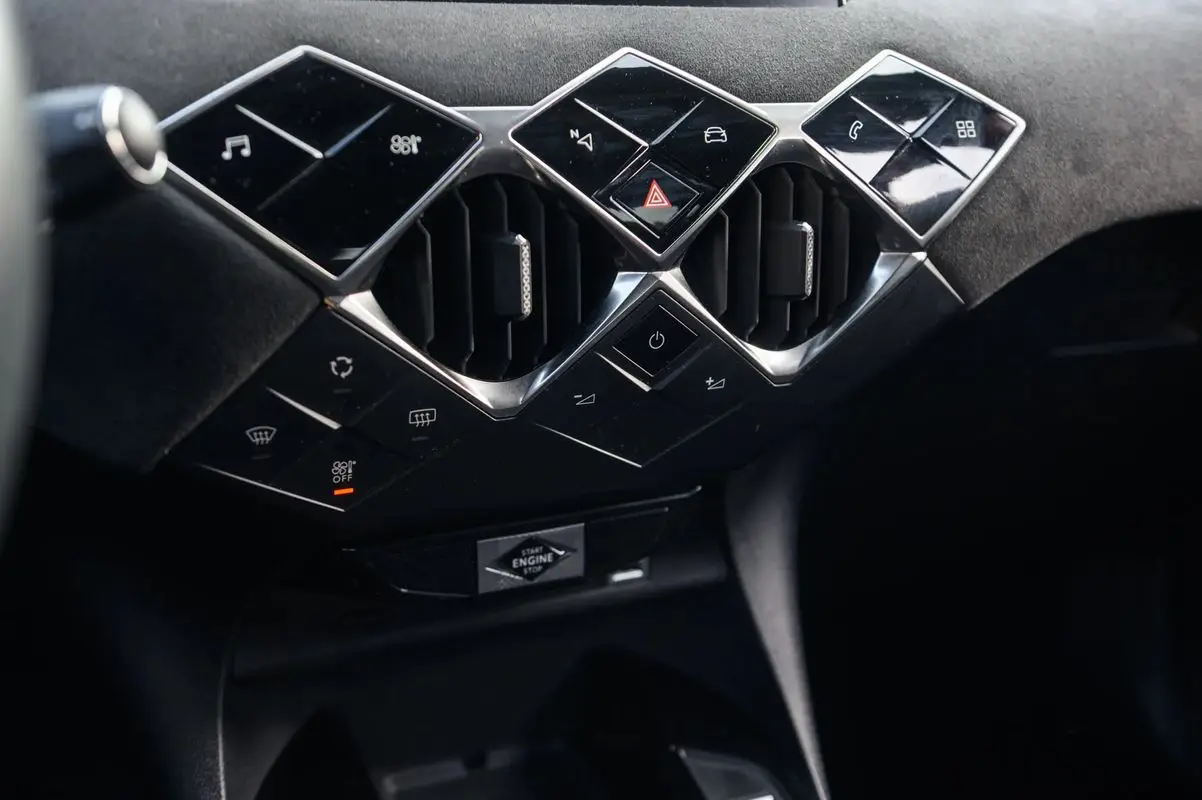 DS DS3 Crossback 1.2 PureTech Performance Line EAT8 33