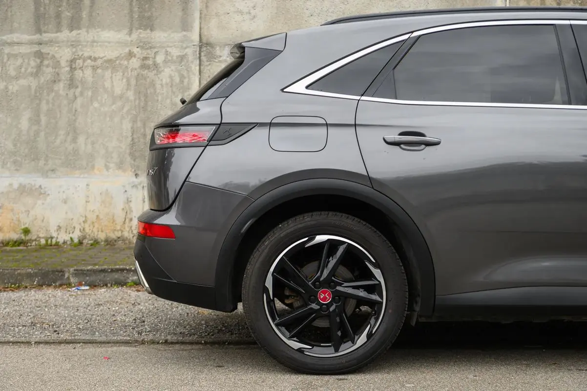 DS DS7 Crossback E-Tense Performance Line EAT8 9