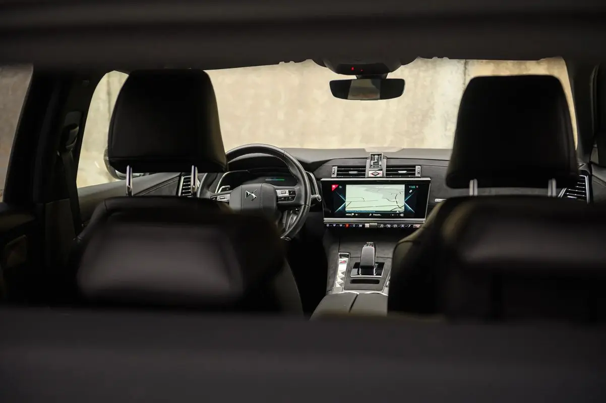 DS DS7 Crossback E-Tense Performance Line EAT8 15