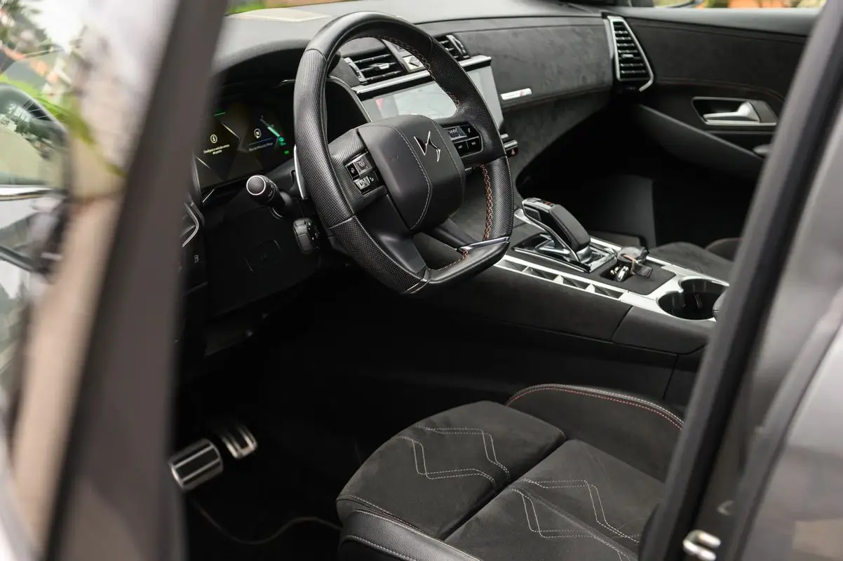 DS DS7 Crossback E-Tense Performance Line EAT8 16