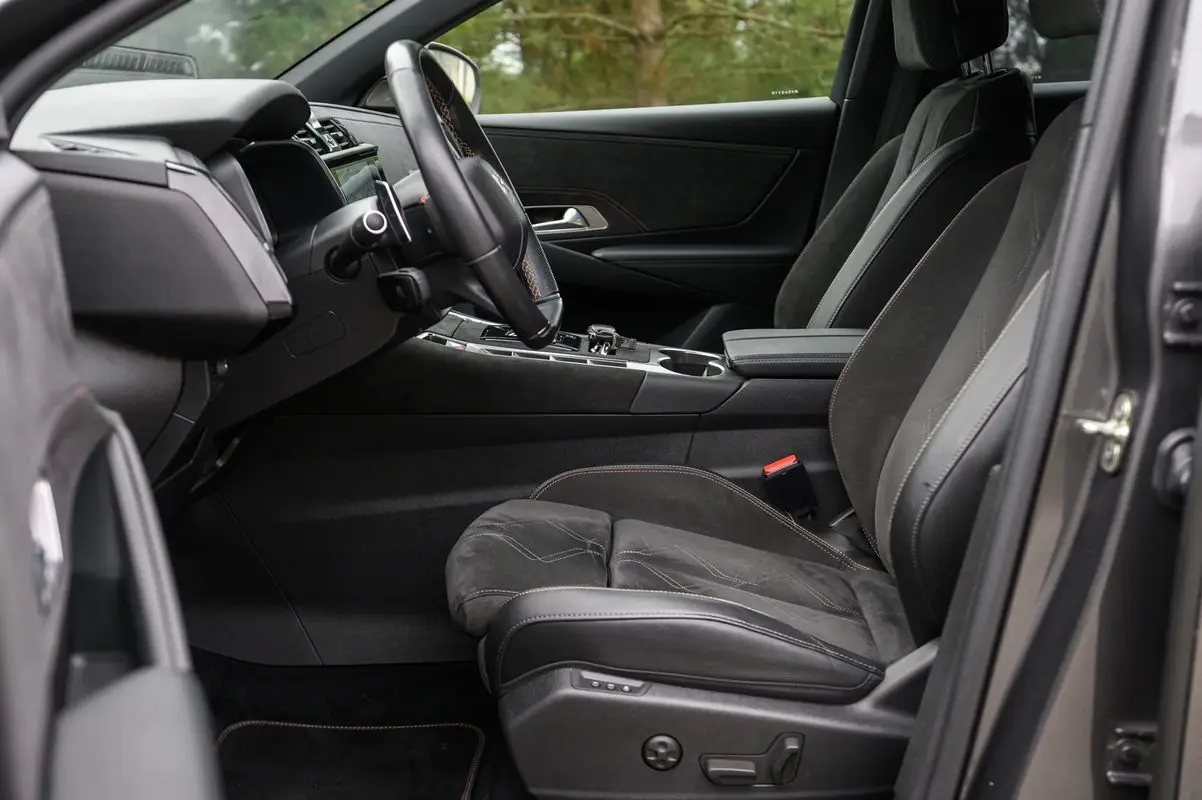 DS DS7 Crossback E-Tense Performance Line EAT8 17