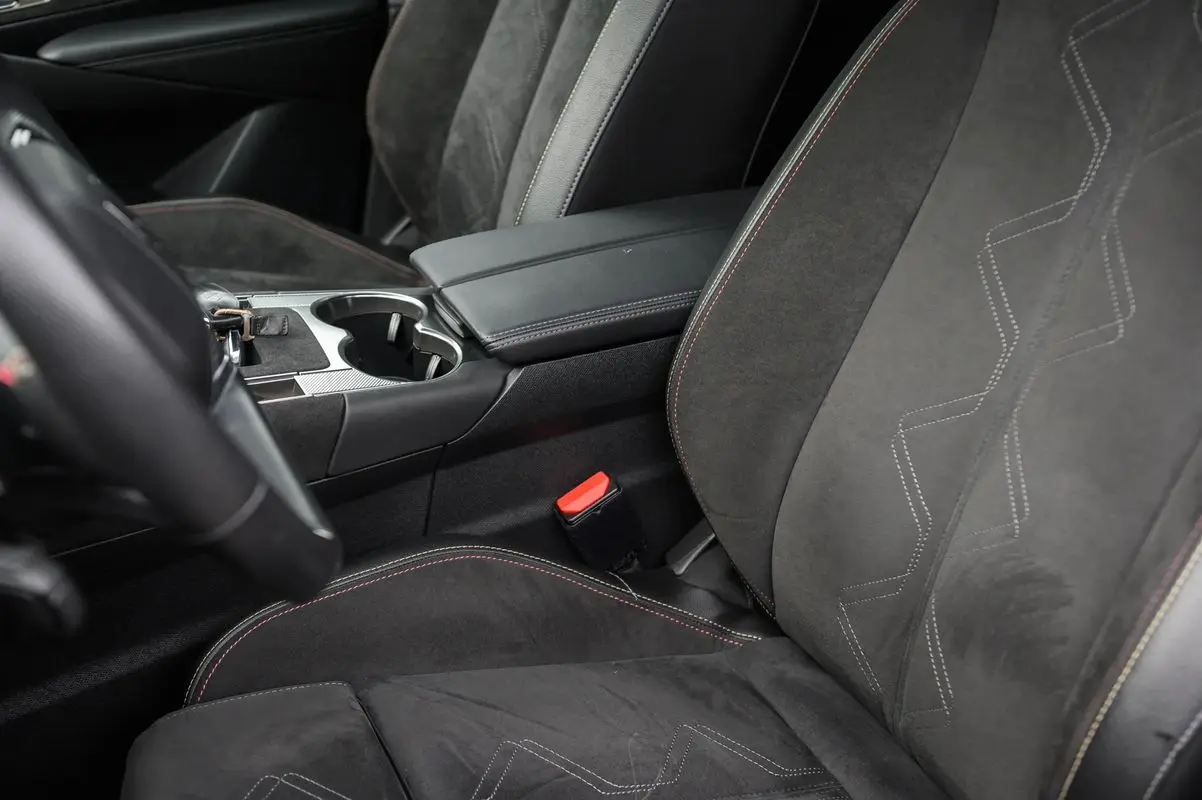 DS DS7 Crossback E-Tense Performance Line EAT8 20