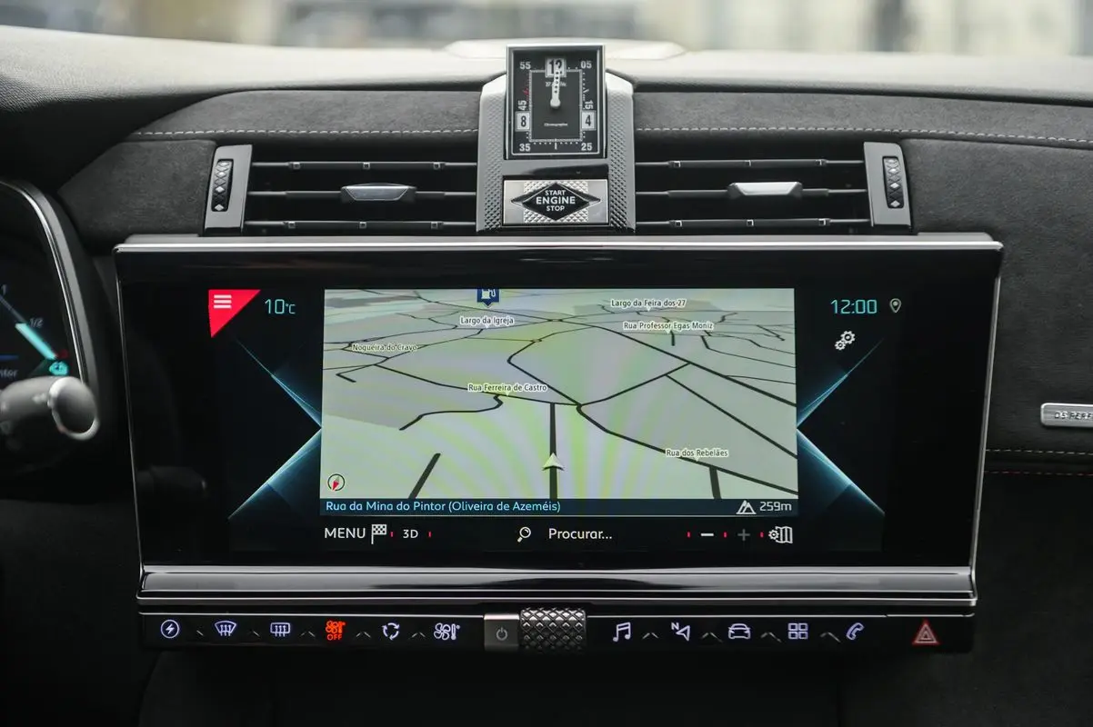 DS DS7 Crossback E-Tense Performance Line EAT8 32