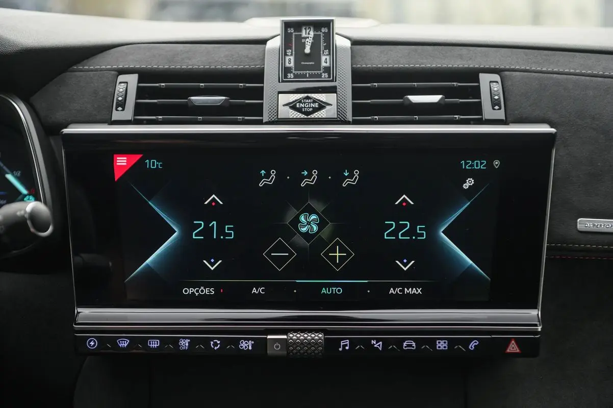 DS DS7 Crossback E-Tense Performance Line EAT8 36