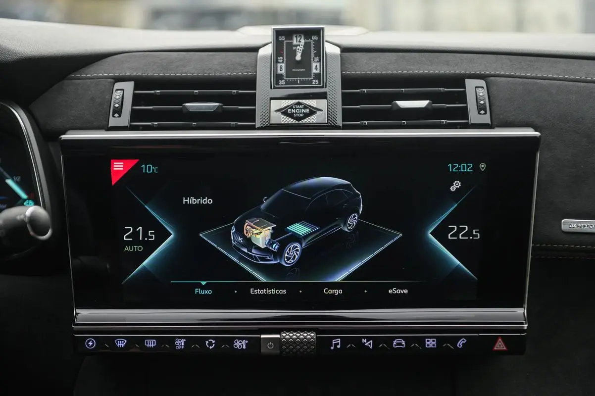 DS DS7 Crossback E-Tense Performance Line EAT8 37