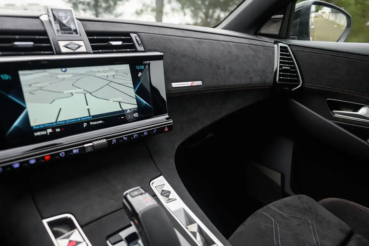 DS DS7 Crossback E-Tense Performance Line EAT8 48