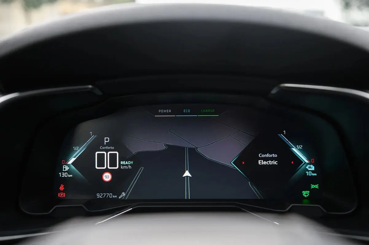 DS DS7 Crossback E-Tense Performance Line EAT8 47