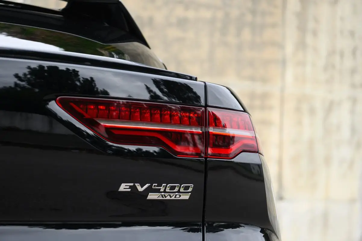 Jaguar I-Pace EV400 R-Dynamic HSE AWD 12