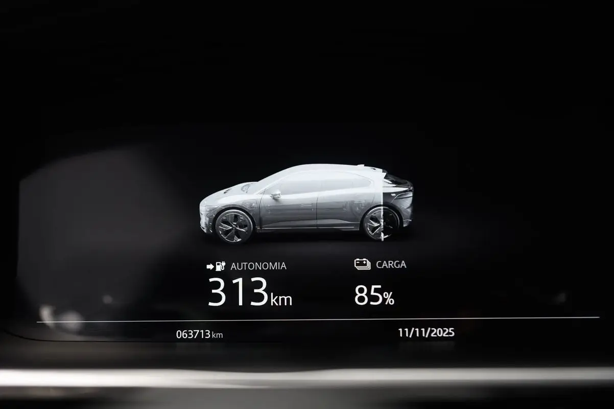 Jaguar I-Pace EV400 R-Dynamic HSE AWD 18