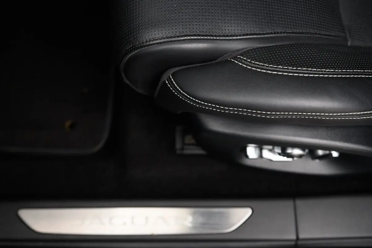 Jaguar I-Pace EV400 R-Dynamic HSE AWD 22