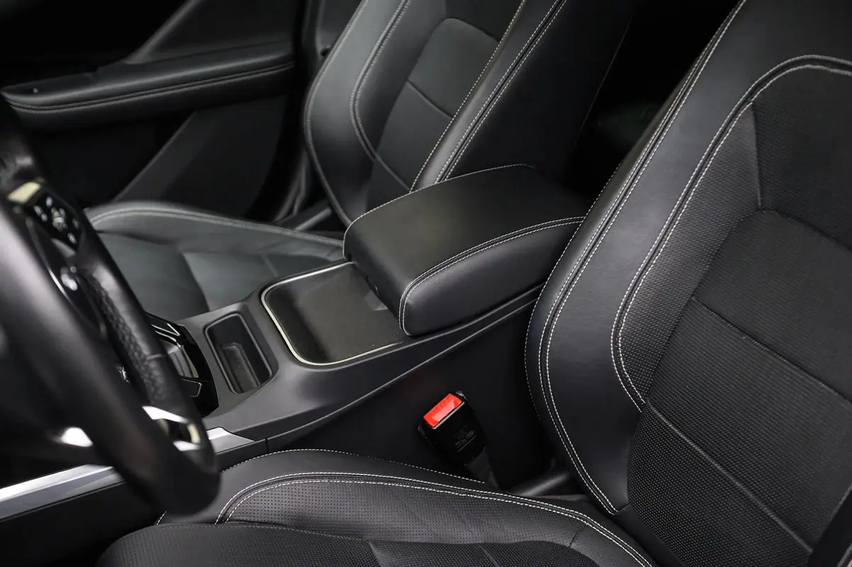 Jaguar I-Pace EV400 R-Dynamic HSE AWD 25