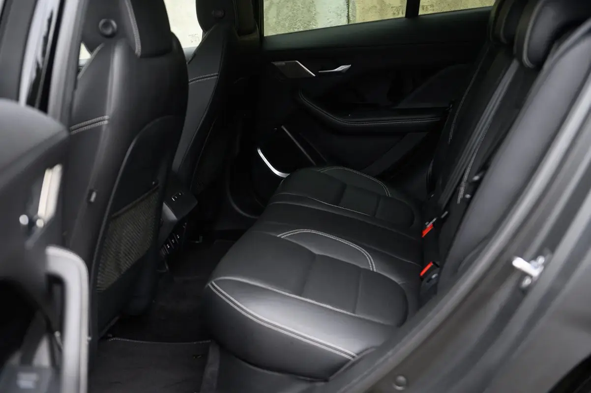 Jaguar I-Pace EV400 R-Dynamic HSE AWD 29