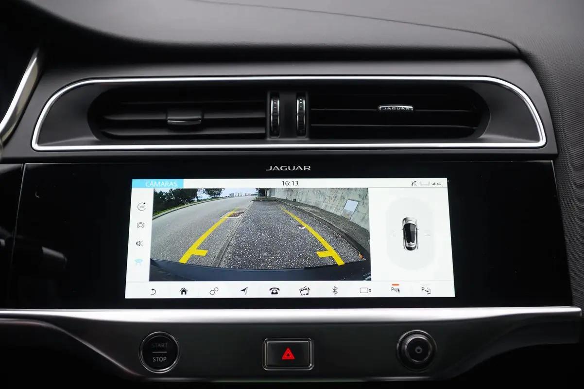 Jaguar I-Pace EV400 R-Dynamic HSE AWD 34