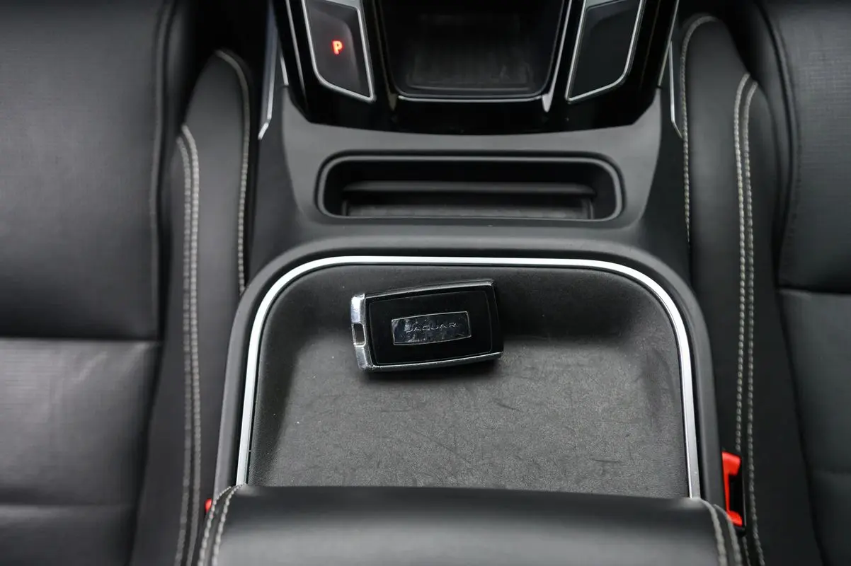 Jaguar I-Pace EV400 R-Dynamic HSE AWD 39