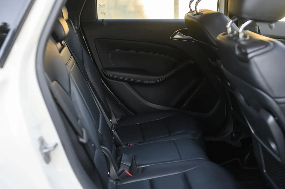 Mercedes-Benz B 180 (CDI) d 7G-DCT Urban 25