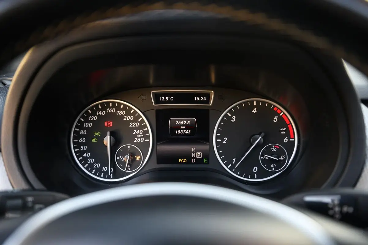 Mercedes-Benz B 180 (CDI) d 7G-DCT Urban 28