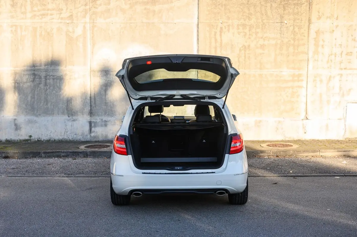 Mercedes-Benz B 180 (CDI) d 7G-DCT Urban 42