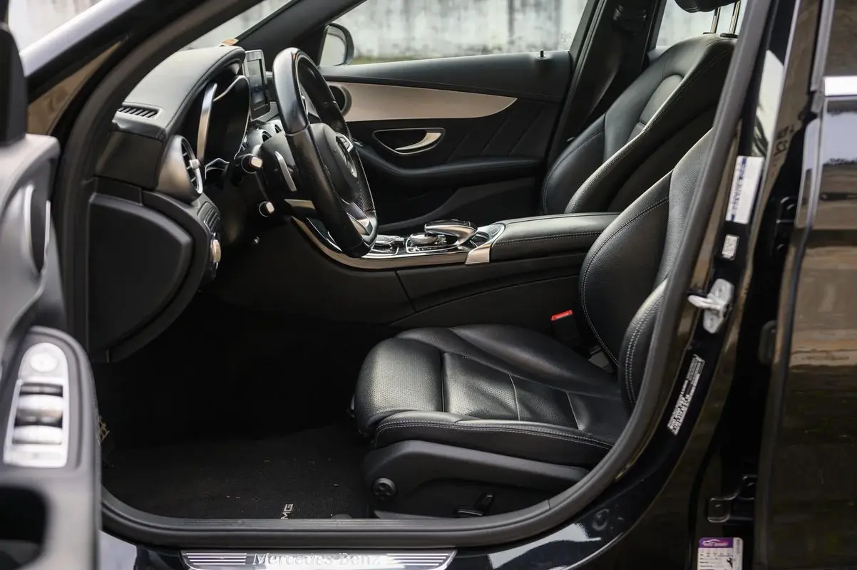 Mercedes-Benz C 220 d AMG Line Aut. 11