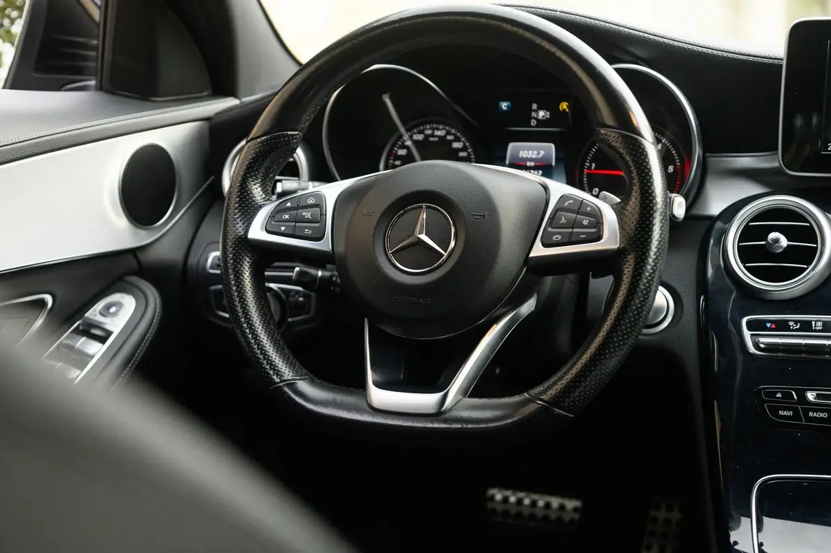 Mercedes-Benz C 220 d AMG Line Aut. 27