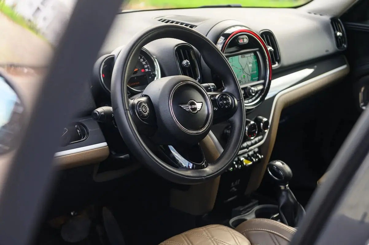 MINI Countryman Cooper SE ALL4 Auto 13