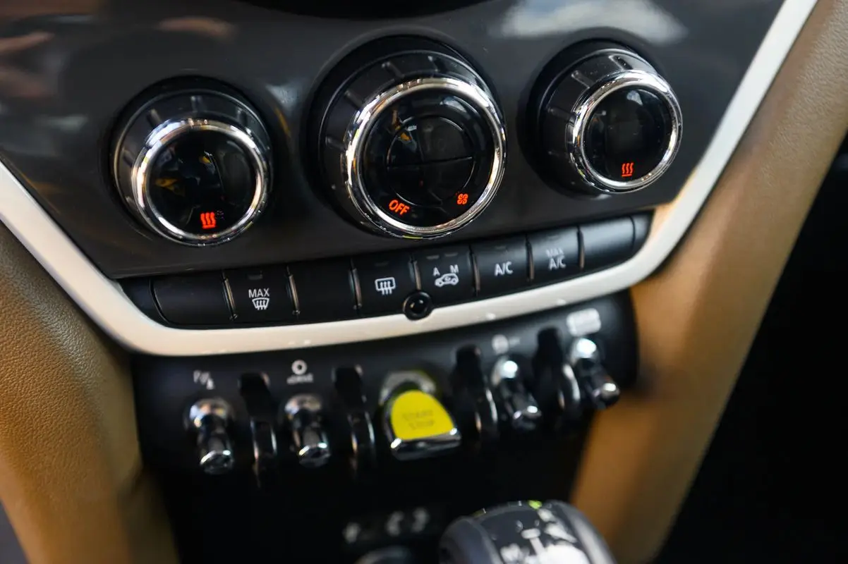 MINI Countryman Cooper SE ALL4 Auto 26