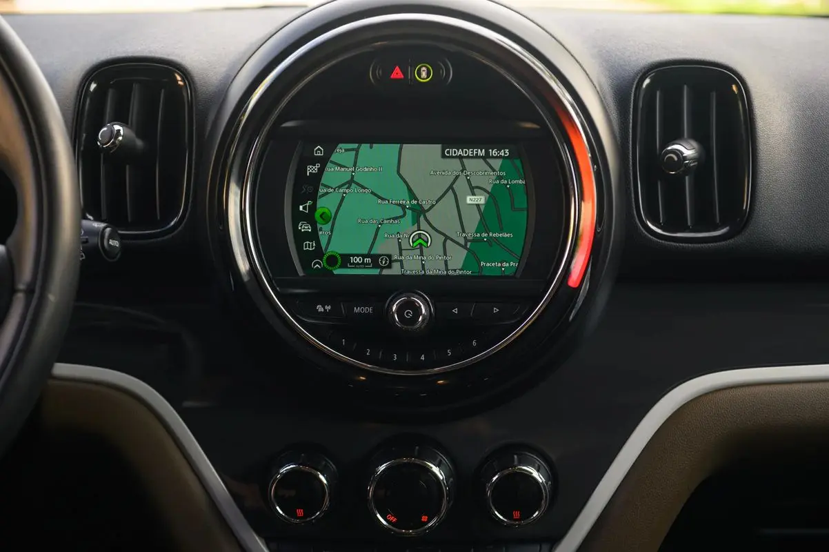 MINI Countryman Cooper SE ALL4 Auto 31