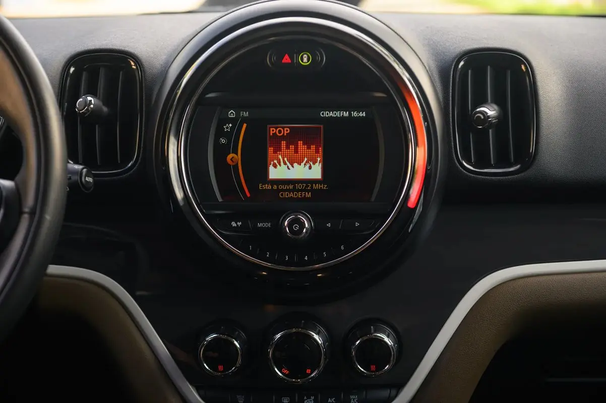 MINI Countryman Cooper SE ALL4 Auto 33