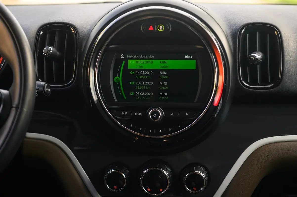 MINI Countryman Cooper SE ALL4 Auto 34