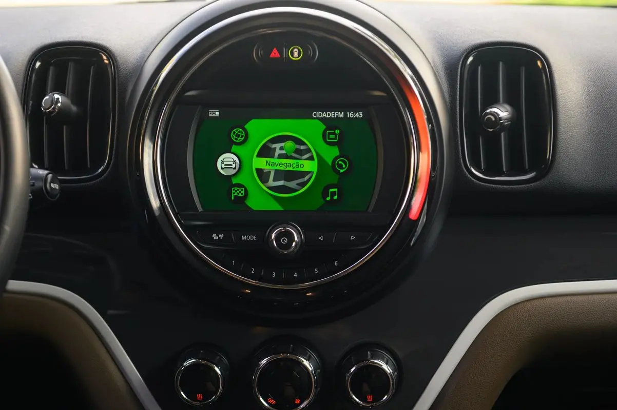 MINI Countryman Cooper SE ALL4 Auto 37