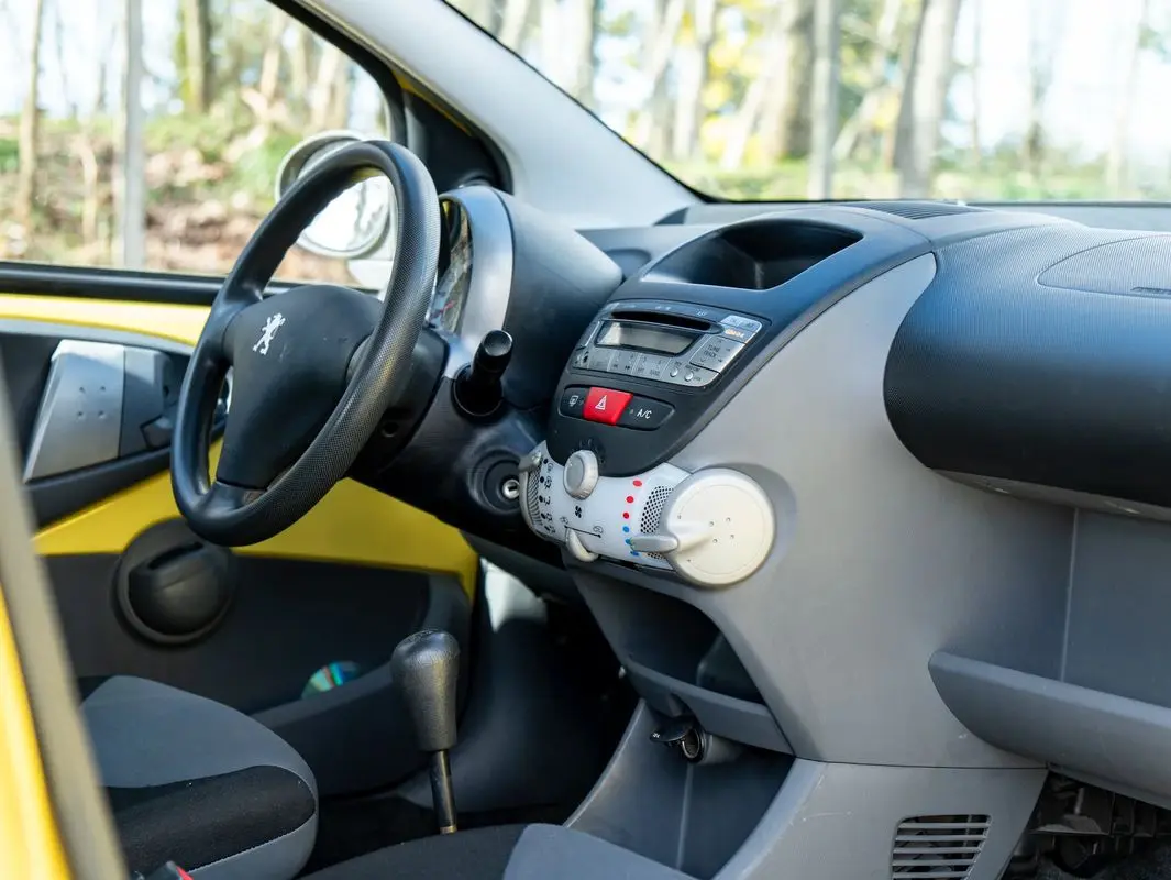 Peugeot 107 1.0 Access 13