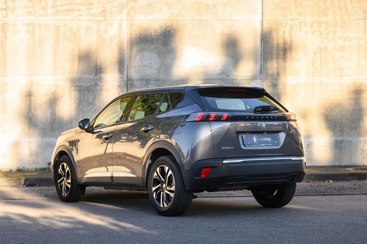 Peugeot 2008 1.2 PureTech Allure Pack 5