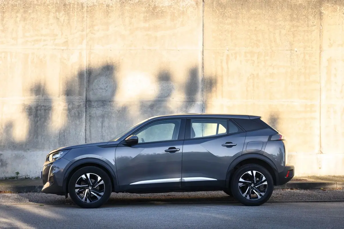 Peugeot 2008 1.2 PureTech Allure Pack 7