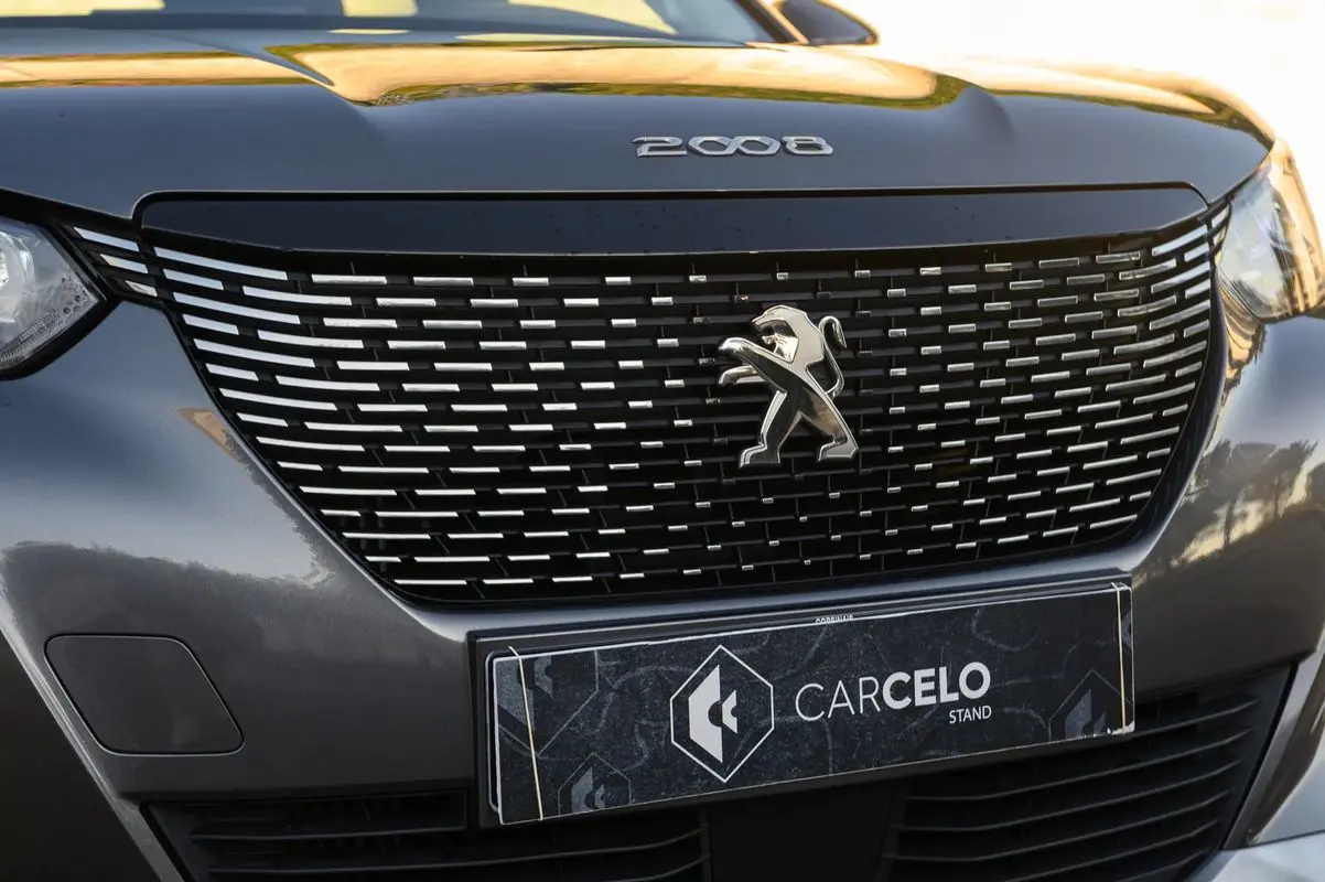 Peugeot 2008 1.2 PureTech Allure Pack 12