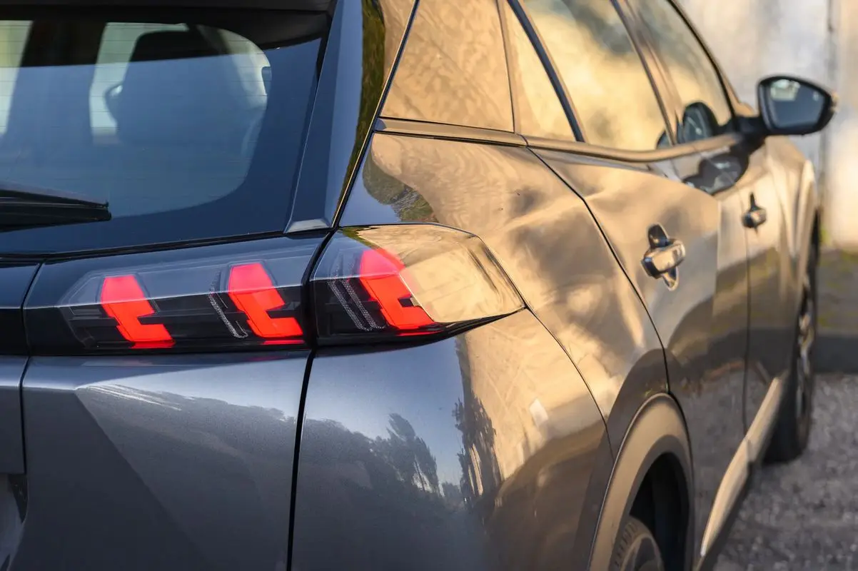 Peugeot 2008 1.2 PureTech Allure Pack 14