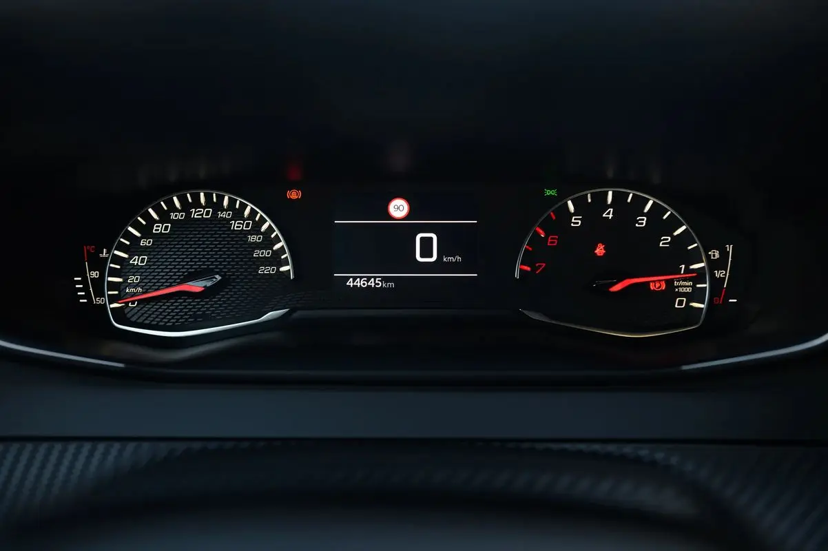 Peugeot 2008 1.2 PureTech Allure Pack 26