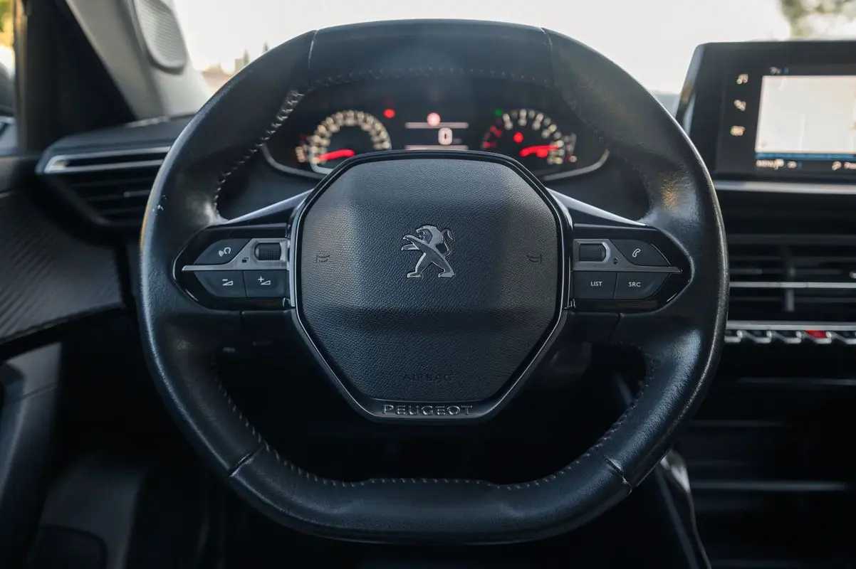 Peugeot 2008 1.2 PureTech Allure Pack 25