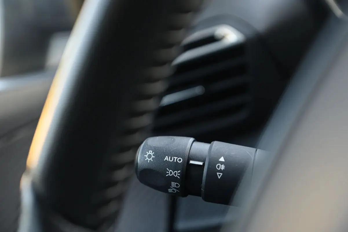 Peugeot 2008 1.2 PureTech Allure Pack 28