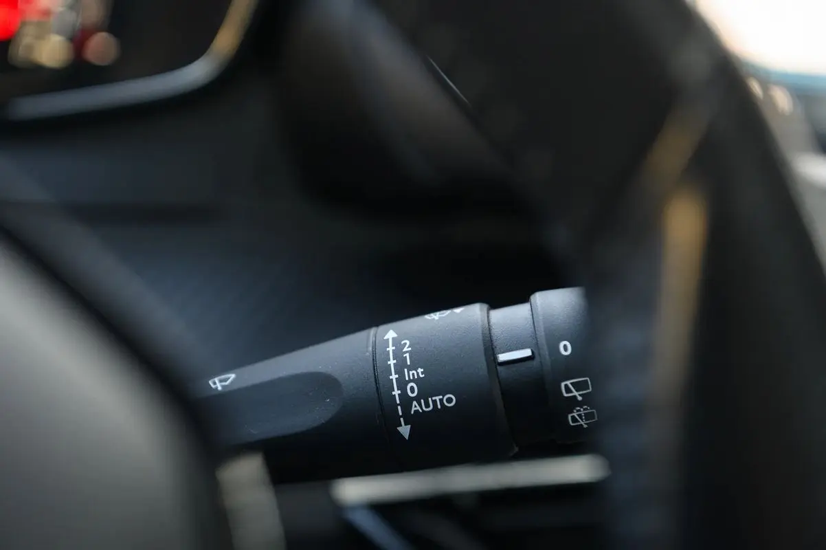 Peugeot 2008 1.2 PureTech Allure Pack 29